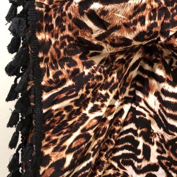 Ladies leopard print fringe open front wrap - Picture 5 of 6